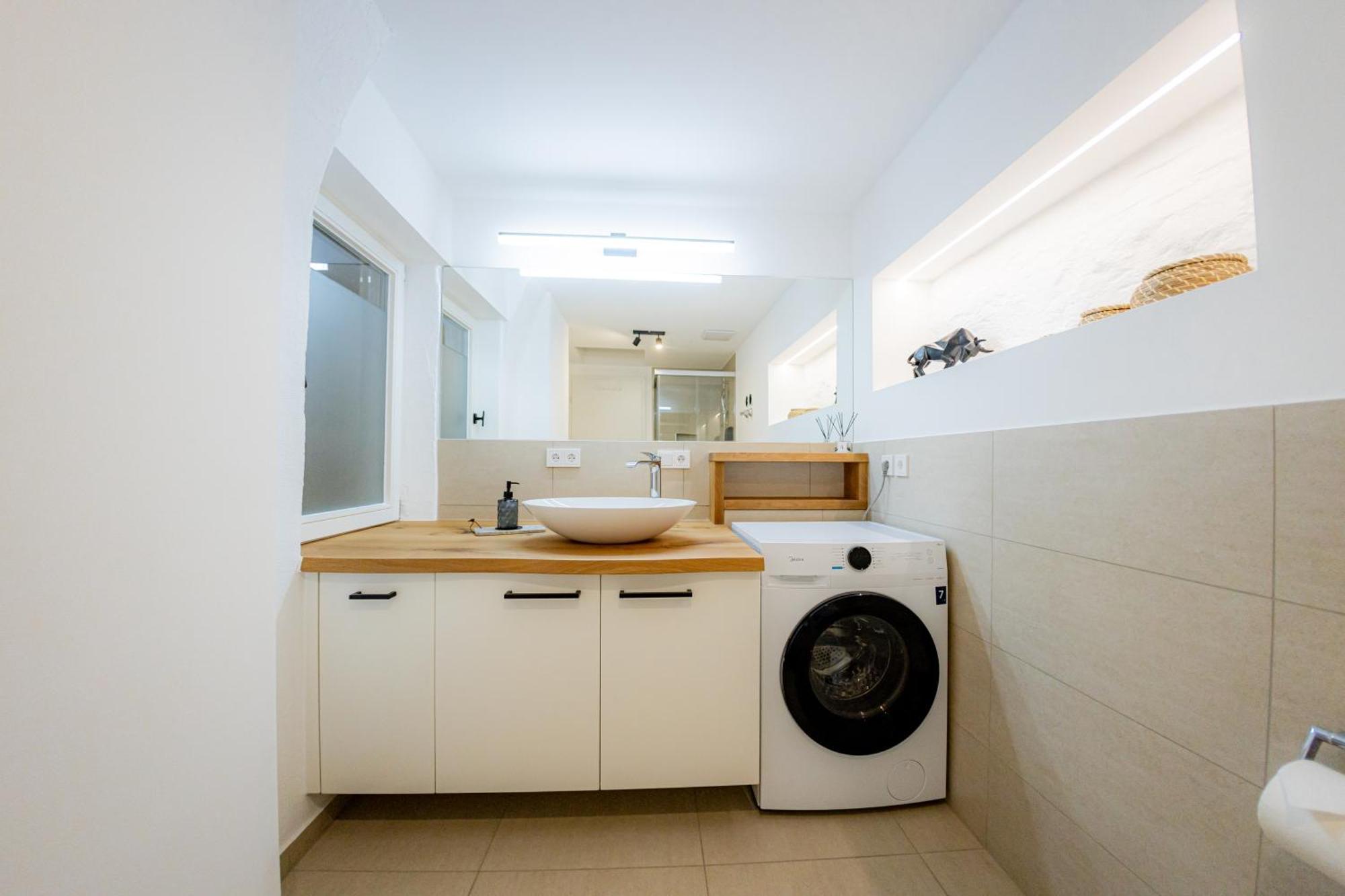 Highlight Am Stadtplatz Muehldorf - C4S Come4Stay - 2 Zimmer Wohnung I Bis Zu 5 Gaeste Room photo